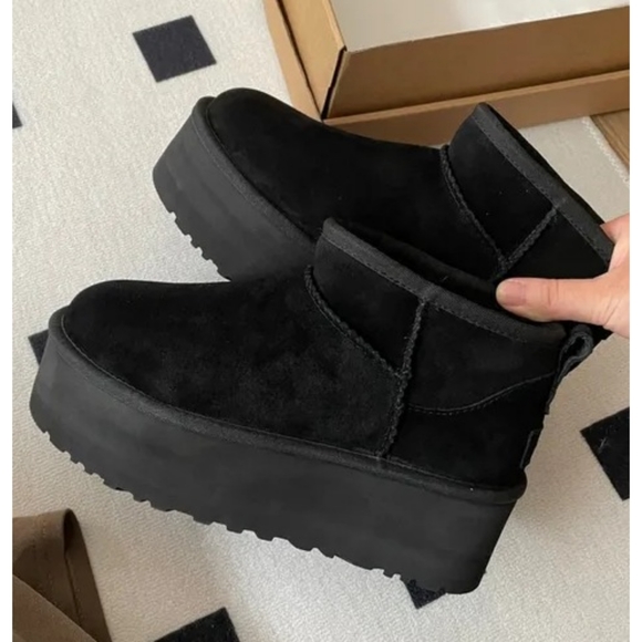 𝙍𝙀𝙎𝙏𝙊𝘾𝙆𝙀𝘿🖤𝘾𝙤𝙯𝙮 𝘾𝙝𝙧𝙞𝙨𝙩𝙢𝙖𝙨 𝘽𝙤𝙤𝙩 - Picture 7 of 7